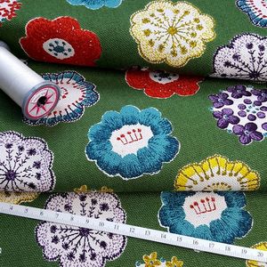 *コスモテキスタイル* 北欧刺繍 グリーン 50×54
